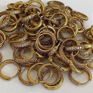 BRINCO NO BRUTO PRONTO PARA O BANHO BRINCO DE PRESSDÃO(TRANQUETA) - COM  UMA FILEIRA DE ZIRCONIA - TAMANHO 14MM PESO TOTAL 2GR - BRU4328A