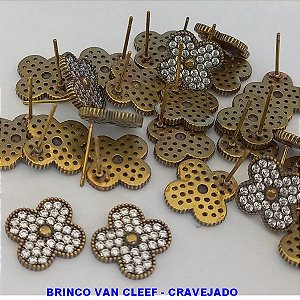 BRINCO NO BRUTO PRONTO PARA O BANHO - COMPOSIÇÃO 70% LATÃO E 30% ZIRCONIA  - BRINCO DE VAN CLEFF TODO CRAVEJADO- TAMANHO 14MM - PESO 2,2GR - BRU5631