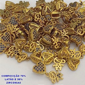 PINGENTE NO BRUTO PRONTO PARA O BANHO (CX15) - PINGENTE DE MENINO COM CORAÇÃO TODO CRAVEJADO EM MICRO ZIRCÔNIAS - PESO TOTAL 1,2GR - TAMANHO 18MM - (VENDIDO POR UNIDADE) BRU000643