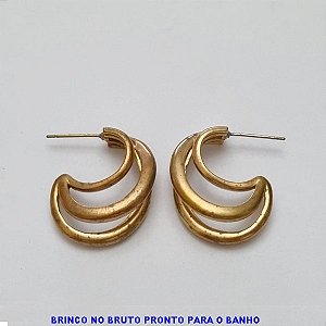 BRINCO NO BRUTO PRONTO PARA O BANHO(CX87) - 100%LATÃO FORMATO LUA DUPLO 24MM  - PESO TOTAL 7,3GR - BRU100362A