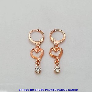 BRINCO NO BRUTO PRONTO PARA O BANHO- ARGOLA DE PRESSÃO CORAÇÃO E STRASS TAMANHO 33MM PESO 1,9GR - BRU100382A