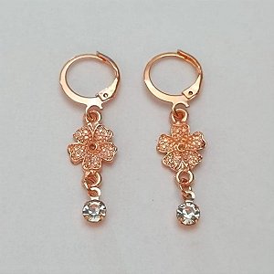 BRINCO NO BRUTO PRONTO PARA O BANHO- ARGOLA DE PRESSÃO FLOR E STRASS TAMANHO 36MM PESO 2,1GR - BRU100410A