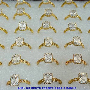 ANEL NO BRUTO PRONTO PARA O BANHO - COM ARO TRANÇADO E PEDRA DE ZIRCONIA DE 10X8MM -PESO MEDIO 2,2GR - ANEL000156