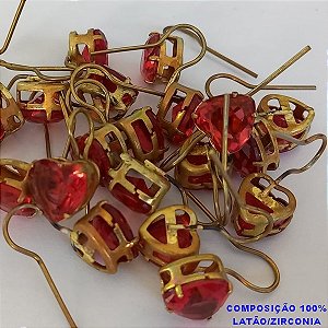 BRINCO NO BRUTO PRONTO PARA O BANHO - 100% LATÃO - COM BASE TIPO ANZOL - COM PEDRA DE ZIRCONIAS CORAÇÃO 10X10MM - PESO 2,9GR - BRU2835B