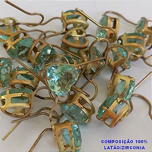 BRINCO NO BRUTO PRONTO PARA O BANHO - 100% LATÃO - COM BASE TIPO ANZOL - COM PEDRA DE ZIRCONIAS CORAÇÃO 10X10MM - PESO 2,9GR - BRU2835D