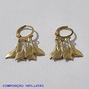 BRINCO BRUTO PRONTO PARA BANHO ARGOLA PRESSÃO (3816) RABO DE BALEIA 13MM LISO- BRINCO COM 3 PINGENTES CADA - PESO TOTAL 3.6GR - BRU001332A