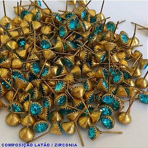ACESSÓRIO NO BRUTO PRONTO PARA O BANHO (Cx82)- BRINCO DE PINO COM ZIRCÔNIA AZUL CLARA - TAMANHO 5MM - PESO TOTAL 0,5GR - COMPOSIÇÃO: LATÃO / ZIRCÔNIA - BRU0001129