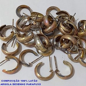 BRINCO NO BRUTO PRONTO PARA O BANHO -(3.3051G) BRINCO DE ARGOLA DESENHO AC LATÃO PARAFUSO  - COMPOSIÇÃO 100% LATÃO - TAMANHO 13MM(1,3CM - PESO TOTAL 1GR - BRU4542D