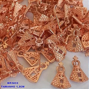 ACESSORIO(CRIS)(BRINCO NO BRUTO PRONTO PARA O BANHO -(NOSSA SENHORA APARECIDA) DE 13MM(1,3CM) PESO DO PAR  2GR - BRU0001167