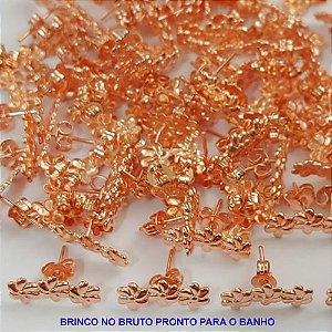 BRINCO NO BRUTO PRONTO PARA O BANHO)(CX39) (V3369) - PESO TOTAL 0,7GR - (VENDIDO POR PAR)  MODELO 3 FLORES(ROB)  - TAMANHO 15MM BRU0001321