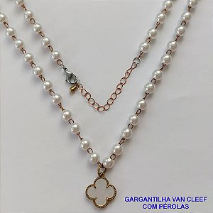 GARGANTILHA NO BRUTO PRONTO PARA O BANHO - PINGENTE VAN CLEEF MADRE PÉROLA 15MM - CORRENTE COM PÉROLAS 6MM - COMPRIMENTO 45CM - PESO TOTAL 7,9GR - COM EXTENSOR E FECHO LAGOSTA BRU9027