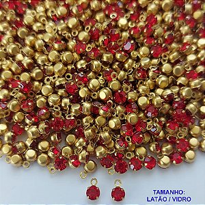 ACESSORIO NO BRUTO PRONTO PARA O BANHO - PINGENTE COM UMA ARGOLINHA (SS18) TAMANHO 4MM COR VERMELHO - (VENDA POR UNIDADE) COMPOSIÇÃO 70% LATÃO E 30% VIDRO BRU0001432