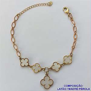 PULSEIRA NO BRUTO PRONTO PARA O BANHO -  PULSEIRA FEMININA COM 4 PINGENTES TIPO VAN CLEEF 11MM E 1 DE 15MM - TAMANHO 18CM COM EXTENSOR E FECHO LAGOSTA COMPOSIÇÃO: LATÃO / MADRE PÉROLA - PESO 8,5GR - BRU9147