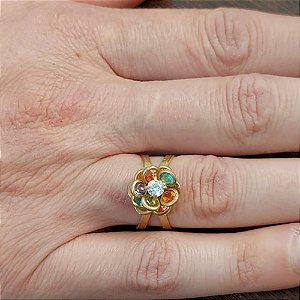 ANEL NO BRUTO PRONTO PARA O BANHO - ANEL AJUSTÁVEL - FLOR COLORIDA COM ZIRCÔNIA - LARGURA 12MM - PESO MEDIO 2,4GR - COMPOSIÇÃO LATÃO / ZIRCÔNIA - ANEL000264