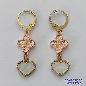 BRINCO NO BRUTO PRONTO PARA O BANHO -  BRINCO ARGOLINHA DE PRESSÃO (TRANQUETA) COM 2 PINGENTES TIPO VAN CLEEF TAMANHO 11MM SENDO 1 EM MADRE PÉROLA - PESO 3,1GR - BRU9205