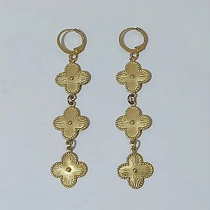 BRINCO NO BRUTO PRONTO PARA O BANHO -  BRINCO ARGOLINHA DE PRESSÃO (TRANQUETA) COM 3 PINGENTES TIPO VAN CLEEF TAMANHO 15MM - PESO 3,8GR - BRU9210