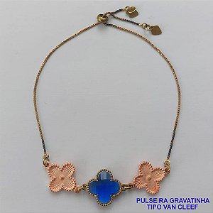 PULSEIRA GRAVATINHA NO BRUTO PRONTO PARA O BANHO - PULSEIRA AJUSTÁVEL TIPO VAN CLEEF COM PINGENTES TAMANHOS 15MM - COMPOSIÇÃO: LATÃO / VIDRO - COR: AZUL - PESO 4,4GR - BRU9219