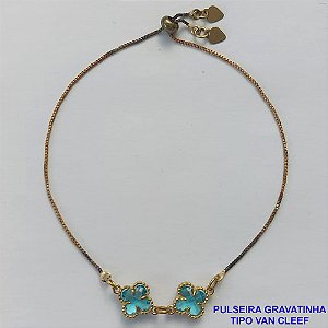 PULSEIRA GRAVATINHA NO BRUTO PRONTO PARA O BANHO - PULSEIRA AJUSTÁVEL TIPO VAN CLEEF COM PINGENTES TAMANHOS 10MM - COMPOSIÇÃO: LATÃO / VIDRO - COR: AZUL CLARO - PESO 2,2GR - BRU9222