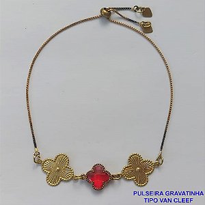 PULSEIRA GRAVATINHA NO BRUTO PRONTO PARA O BANHO - PULSEIRA AJUSTÁVEL TIPO VAN CLEEF COM PINGENTES TAMANHOS 15MM E 11MM - COMPOSIÇÃO: LATÃO / VIDRO - PESO 2,8GR - BRU9231