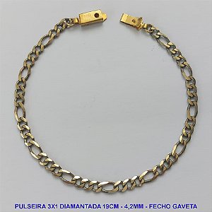 PULSEIRA MASCULINA NO BRUTO PRONTO PARA O BANHO - COM CORRENTE 3X1 ELLO BATIDO DIAMANTADA (M3118) - COMPRIMENTO: 19CM - LARGURA 4,2MM - FECHO GAVETA - PESO 4,7GR - COMPOSIÇÃO: 100% LATÃO - BRU9262