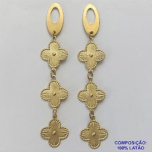 BRINCO NO BRUTO PRONTO PARA O BANHO - BRINCO BASE OVAL VAZADA 18X9MM COM TRÊS PINGENTES TIPO VAN CLEEF 15MM - COMPOSIÇÃO: 100% LATÃO - PESO 4,6GR - BRU9275
