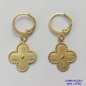 BRINCO NO BRUTO PRONTO PARA O BANHO - BRINCO BASE ARGOLINHA DE PRESSÃO (TRANQUETA)COM PINGENTE TIPO VAN CLEEF 15MM - COMPOSIÇÃO: 100% LATÃO - PESO 1,6GR - BRU9277