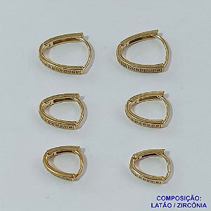 BRINCO NO BRUTO PRONTO PARA O BANHO - TRIO DE BRINCO - TAMANHOS 16/13/11MM - LARGURA 3MM TRIO DE ARGOLA OVAL DE PRESSÃO(TRANQUETA) CRAVEJADO COM MICRO ZIRCÔNIAS - PESO TOTAL 7,5GR - BRU9417