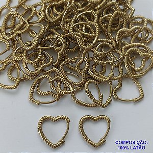 BRINCO NO BRUTO PRONTO PARA O BANHO - BRINCO TIPO ARGOLA DE PRESSÃO FORMATO CORAÇÃO (TRANQUETA) TAMANHO 16X16MM - PESO TOTAL 2,3GR - BRU9492