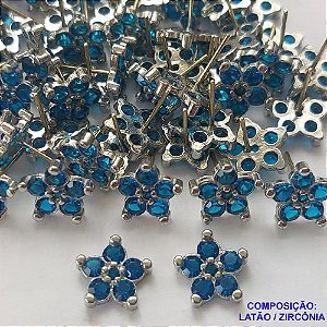 ACESSORIO BRINCO NO BRUTO PRONTO PARA O BANHO (CX38) - BRINCO DE PINO FORMATO FLOR CRAVEJADO EM ZIRCÔNIA AZUL (MAD) - TAMANHO 11MM - PESO TOTAL 1,6GR - BRU0001531