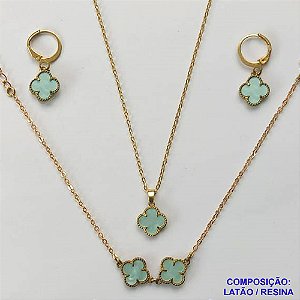 CONJUNTO NO BRUTO PRONTO PARA O BANHO - TIPO VAN CLEEF MADRE PÉROLA VERDE 11MM (GARGANTILHA E BRINCOS) - PESO TOTAL 5,7GR - CORRENTE CADEADO E FECHO LAGOSTA - COMPOSIÇÃO: LATÃO / RESINA - BRU9692
