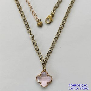 SHOCKER NO BRUTO PRONTO PARA O BANHO - CORRENTE ELO PORTUGUÊS 3,8MM - PINGENTE TIPO VAN CLEEF EM VIDRO ROSA 15MM - SHOCKER  COM CORRENTE LONGA DE 40CM + EXTENSOR - PESO TOTAL: 8,7GR - COMPOSIÇÃO: LATÃO / VIDRO BRU9693