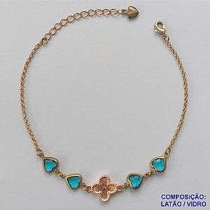 PULSEIRA NO BRUTO PRONTO PARA O BANHO - PULSEIRA TIPO VAN CLEEF 11MM COM 4 PINGENTES CORAÇÕES EM VIDRO AZUL CLARO - TAMANHO 18CM COM EXTENSOR E FECHO LAGOSTA - COMPOSIÇÃO: LATÃO / VIDRO - PESO 3GR - BRU9729