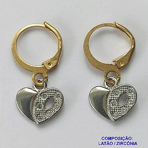 BRINCO NO BRUTO PRONTO PARA O BANH (CX38) - BRINCO ARGOLINHA DE PRESSÃO (TRANQUETA) CORAÇÃO CRAVEJADO EM ZIRCÔNIA (MAD) - TAMANHO 8MM PESO TOTAL 1,8GR - BRU9757