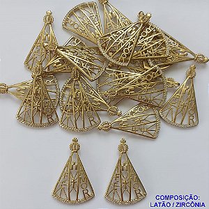 ACESSÓRIO NO BRUTO PRONTO PARA O BANHO - PINGENTE VAZADO NOSSA SRA APARECIDA CRAVEJADO EM MICRO ZIRCÔNIAS - COMPOSIÇÃO: LATÃO / ZIRCÔNIA - TAMANHO 38MM - (VENDIDO POR UNIDADE) PESO TOTAL 3,4GR - BRU0001601
