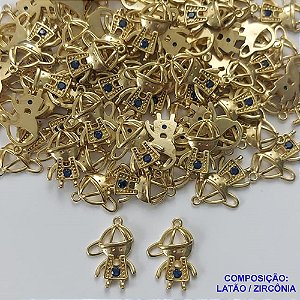 PINGENTE NO BRUTO PRONTO PARA O BANHO (CX15) - PINGENTE MENINO COM BONÉ E ZIRCÔNIA AZUL - TAMANHO 16MM - PESO TOTAL 0,9GR - BRU0001610