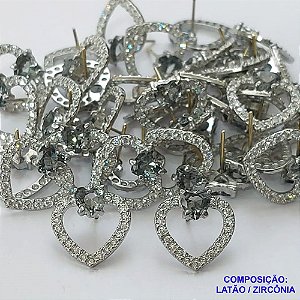 ACESSORIO BRINCO NO BRUTO PRONTO PARA O BANHO  (CX38)- BRINCO DE PINO FORMATO CORAÇÃO CRAVEJADO EM ZIRCÔNIAS E PEDRA PRETA (MAD)- TAMANHO 15MM - PESO TOTAL 2GR - COMPOSIÇÃO: LATÃO / ZIRCÔNIA  - BRU0001628