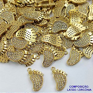 PINGENTE NO BRUTO PRONTO PARA O BANHO (CX30) - PINGENTE PEZINHO CRAVEJADO COM MICRO ZIRCÔNIA - COMPOSIÇÃO: LATÃO / ZIRCÔNIA - TAMANHO 13MM -  (VENDIDO POR UNIDADE) PESO TOTAL 0,9GR - BRU0001629