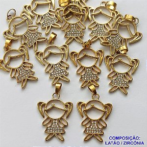 PINGENTE NO BRUTO PRONTO PARA O BANHO (CX14) - PINGENTE MENINA VAZADA CRAVEJADO COM MICRO ZIRCONIAS - COMPOSIÇÃO: LATÃO / ZIRCÔNIA - TAMANHO 20MM -  PESO TOTAL 1,4GR - BRU0001673
