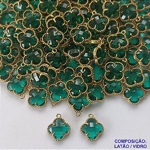 ACESSÓRIO NO BRUTO PRONTO PARA O BANHO - PINGENTE TIPO VAN CLEEF VERDE COM UMA ARGOLINHA - COMPOSIÇÃO: LATÃO / VIDRO - TAMANHO 10MM -  (VENDIDO POR UNIDADE) PESO TOTAL 0,6GR - BRU0001721
