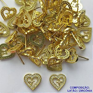 BRINCO NO BRUTO PRONTO PARA O BANHO (CX41) - BRINCO DE PINO CORAÇÃO VAZADO CRAVEJADO EM MICRO ZIRCÔNIAS - TAMANHO: 9,5MM - COMPOSIÇÃO: LATÃO / ZIRCÔNIA- PESO TOTAL: 1,2GR - BRU0001750
