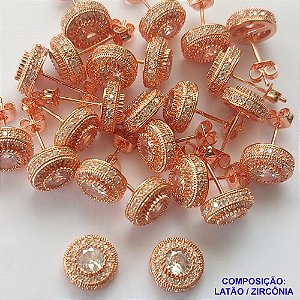 BRINCO NO BRUTO PRONTO PARA O BANHO(CX95) - BRINCO REDONDO DE PINO CRAVEJADO EM MICRO ZIRCÔNIAS - TAMANHO: 9MM - COMPOSIÇÃO: LATÃO / ZIRCÔNIA- PESO TOTAL: 2,6GR - BRU0001768