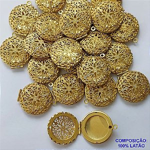 RELICÁRIO NO BRUTO PRONTO PARA O BANHO - RELICÁRIO REDONDO VAZADO TAMANHO 26X26MM - PESO TOTAL 4,2GR -  BRU10189