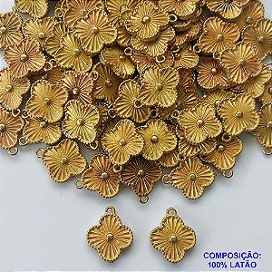 ACESSÓRIO NO BRUTO PRONTO PARA O BANHO(CX91) - PINGENTE TIPO "VAN CLEEF" COM UMA ARGOLINHA - TAMANHO 12MM - PESO 1,2GR - COMPOSIÇÃO: 100% LATÃO - (VENDIDA POR UNIDADE) - BRU0001837