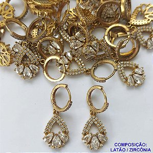 BRINCO NO BRUTO PRONTO BANHO(CX60) - BRINCO COM PINGENTE CRAVEJADO EM ZIRCÔNIAS - ARGOLINHA DE PRESSÃO (TRANQUETA) TAMANHO 16MM - PESO TOTAL 3,7GR - BRU10241
