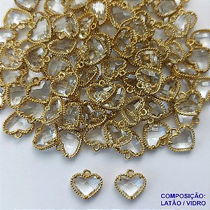 ACESSÓRIO NO BRUTO PRONTO PARA O BANHO - PINGENTE TIPO VAN CLEEF CORAÇÃO CRISTAL COM UMA ARGOLINHA - COMPOSIÇÃO: LATÃO / VIDRO - TAMANHO 10MM -  (VENDIDO POR UNIDADE) PESO TOTAL 0,6GR - BRU0001856