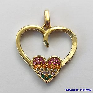 PINGENTE NO BRUTO PRONTO PARA O BANHO (CX26) - PINGENTE COM 2 CORAÇÕES CRAVEJADO EM MICROS ZIRCÔNIAS COLORIDAS (PX000126) - COMPOSIÇÃO: LATÃO / ZIRCÔNIA - TAMANHO 17X17MM - PESO TOTAL 1,2GR - BRU10278