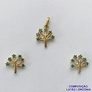 CONJUNTO NO BRUTO PRONTO PARA O BANHO (CX26) - CONJUNTO SEM CORRENTE (CX001443 C129) - (PINGENTE E BRINCOS) PINGENTE ÁRVORE DA VIDA 9X10MM CRAVEJADO EM MICRO ZIRCÔNIAS VERDES - PESO TOTAL 0,9GR -  BRU10314