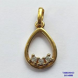 PINGENTE NO BRUTO PRONTO PARA O BANHO (CX26) - PINGENTE GOTA VAZADA COM ZIRCÔNIAS CRISTAIS 8X14MM (PX001337W) - COMPOSIÇÃO: LATÃO / ZIRCÔNIA  - PESO TOTAL 0,6GR - BRU10392