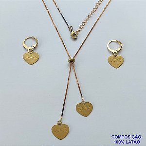 CONJUNTO NO BRUTO PRONTO PARA O BANHO - COM CORRENTE VENEZIANA DE 45CM + EXTENSOR - " TIPO GRAVATINHA " AJUSTÁVEL - PINGENTES CORAÇÃO COM PALAVRA LOVE 10X12MM - BRINCOS ARGOLINHAS DE PRESSÃO - PESO TOTAL 4,4GR - BRU10448