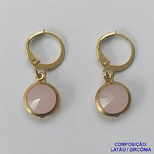 BRINCO NO BRUTO PRONTO BANHO - BRINCO COM PINGENTE EM ZIRCÔNIA ROSA LEITOSA - ARGOLINHA DE PRESSÃO (TRANQUETA) TAMANHO 10X10MM - PESO TOTAL 2,2GR - BRU10482